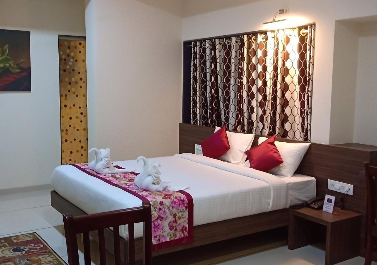 The Hotel Relax Kankavli Kankavali 外观 照片